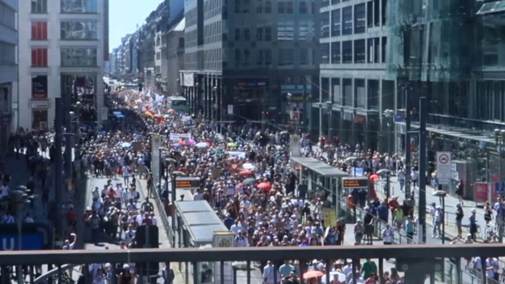 DEUTSCHLAND - Demonstrationen | QUANTUM - 2020-08-01 - Aufzug - “Das Ende der Pandemie – Tag der Freiheit”