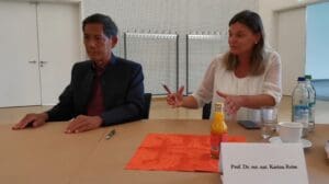 Univ.-Prof. Dr. med. Sucharit Bhakdi | QUANTUM – 2020-08-07 - Runder Tisch in Sachsen mit MP Michael Kretschmer