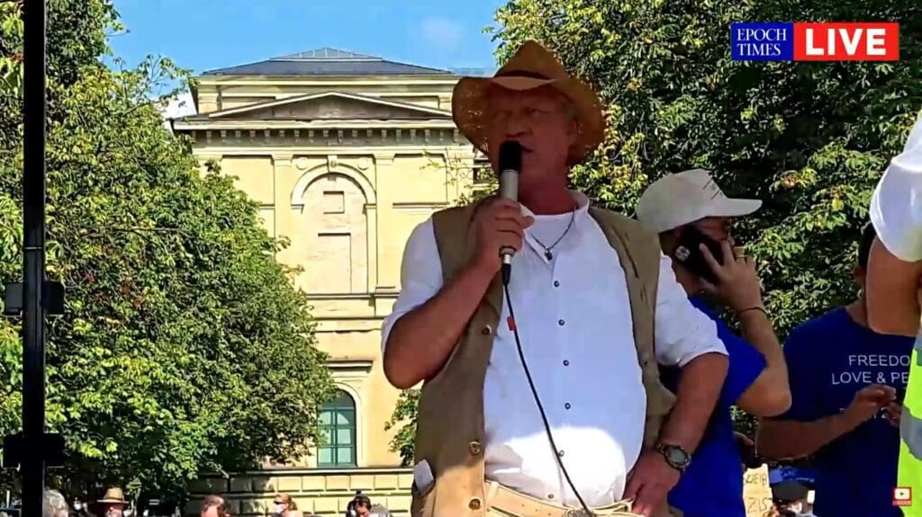 DEUTSCHLAND - Demonstrationen | QUANTUM - 2020-09-12 - München - Fest der Freiheit und Frieden - Querdenken und Gegendemo