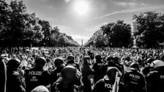 種 DATENARCHE.de NEWS | 2025-08-01 – #b0108 - 2020-08-01 - Das Ende der Pandemie – Tag der Freiheit