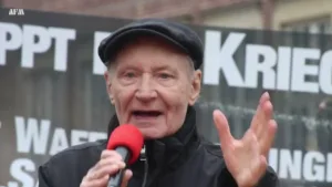 Eugen Drewermann | 2023-04-09 - "Nichts rechtfertigt Krieg" - Ostermarsch Bremen 2023